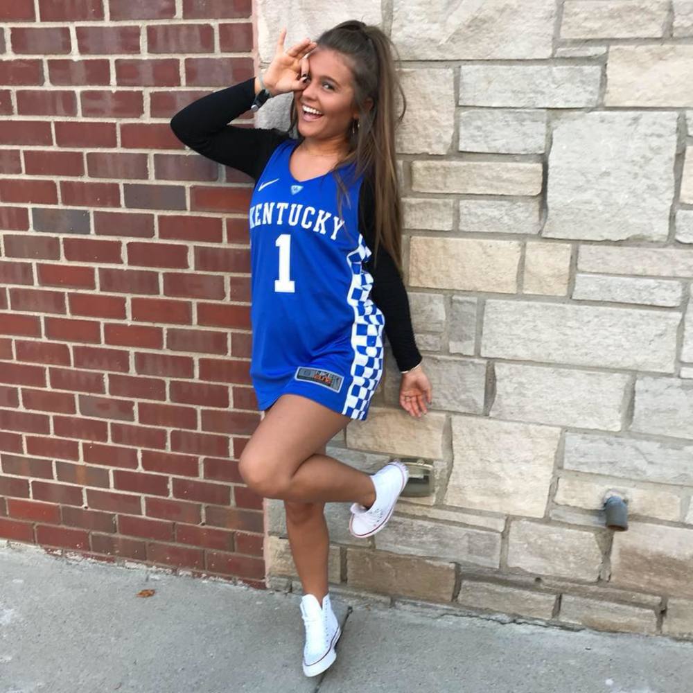 Meet your Posher, Alexis